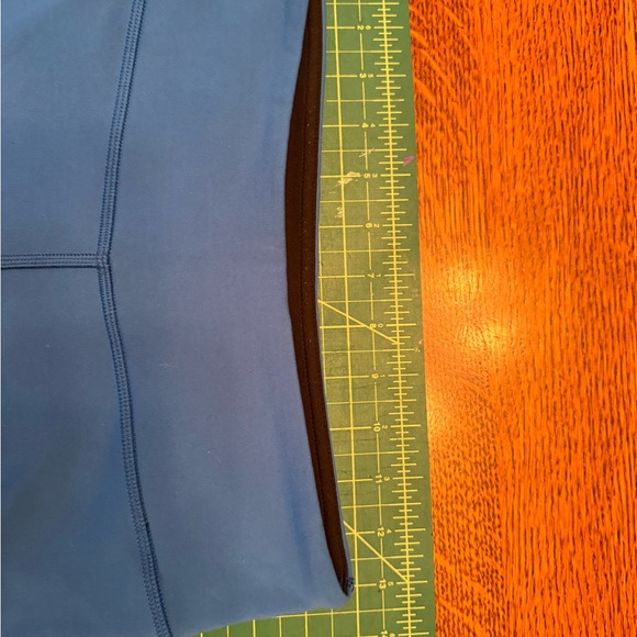 Lululemon cropped yoga pants, size 6 - Picture 13 of 13